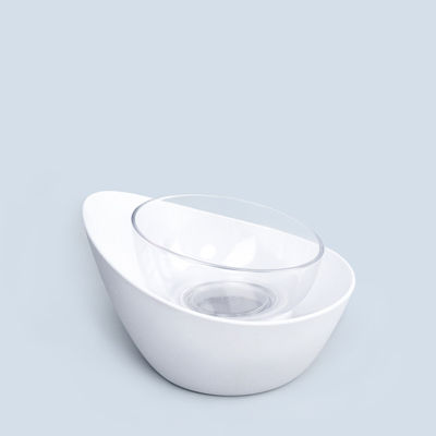 Pudełka z jedzeniem dla kotów w celu złagodzenia zmęczenia wąsów